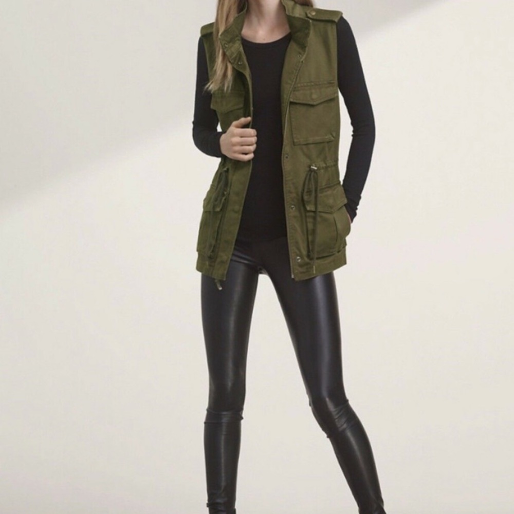 Aritzia Talula Yerwood Utility Vest